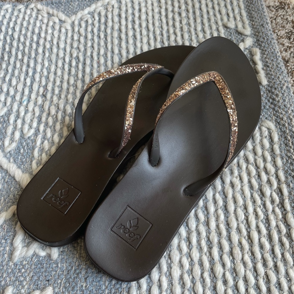 LIKE NEW Brown Sparkly Reef Flip Flops